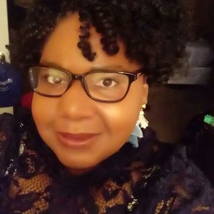 Meet your Posher, Yolanda